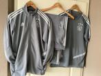 Prachtig trainingspak Adidas Ajax + tishirt maat M te koop., Ophalen of Verzenden, Zo goed als nieuw, Voetbal