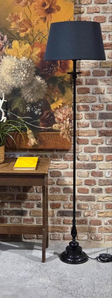 Zwarte Staande Lamp met Kap, Huis en Inrichting, Lampen | Vloerlampen, Nieuw, 150 tot 200 cm, Metaal, Stof, Ophalen