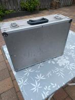 Aluminium koffer in gebruikte staat, Muziek en Instrumenten, Ophalen of Verzenden, Zo goed als nieuw, Overige instrumenten