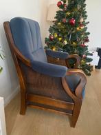 Fauteuil/stoel vintage blauw met rotan detail, Huis en Inrichting, Fauteuils, Ophalen, Gebruikt, 75 tot 100 cm, 50 tot 75 cm