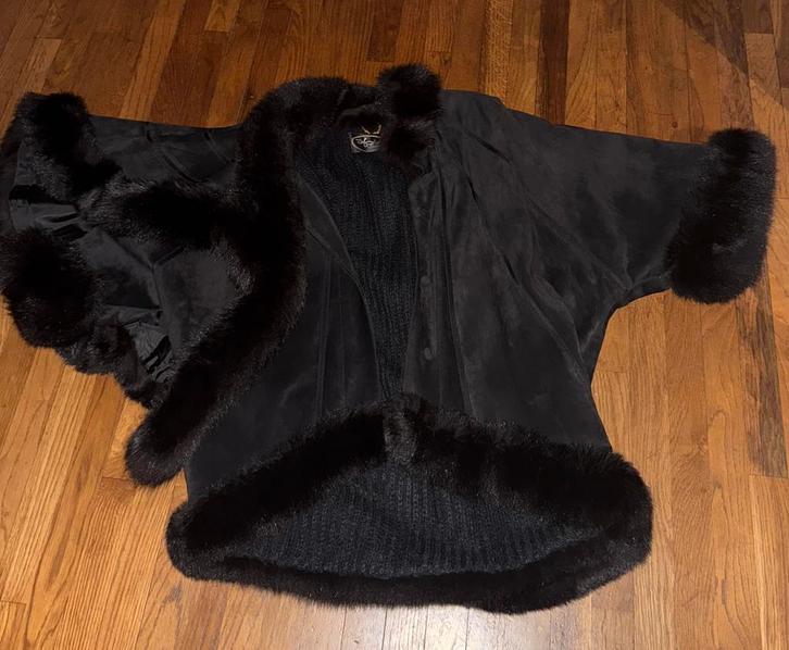 Zwarte Lady Napoleon Cape met Bont, Kleding | Dames, Overige Dameskleding, Nieuw, Ophalen of Verzenden