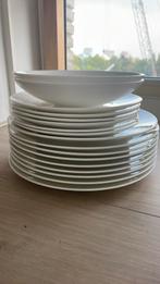 Bordenset plates and bowls, Antiek en Kunst, Antiek | Servies compleet, Ophalen
