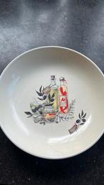 2 borden van Jet ter Steege Olio D’Oliva, Ophalen of Verzenden, Aardewerk, Overige stijlen, Bord(en)
