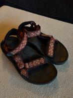Teva sandalen, Ophalen, Gedragen, Sandalen of Muiltjes