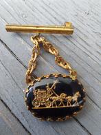 Vintage Broche met Koets, Gebruikt, Minder dan 4 cm, Ophalen of Verzenden, Goud