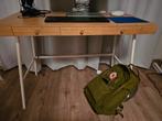 Bureau van ikea (klein), Huis en Inrichting, Bureaus, Zo goed als nieuw, Ophalen, Bureau