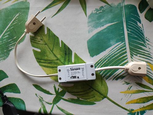 Sonoff slimme WiFi schakelaars 10 A met stekkers gemonteerd, Doe-het-zelf en Verbouw, Elektra en Kabels, Gebruikt, Schakelaar