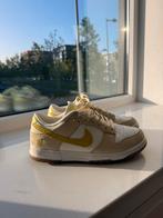 Nike Dunk Low Lemon Drop - Maat 38, Ophalen of Verzenden, Zo goed als nieuw, Geel, Sneakers of Gympen
