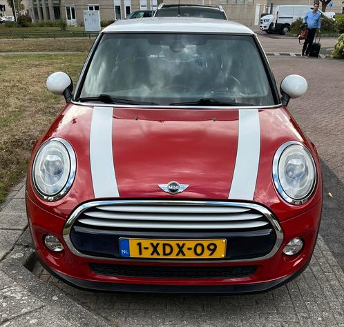 Mini 1.5 Cooper 2014 Blazing Red Metallic Head-Up Display, Auto's, Mini, Particulier, Cooper, Airbags, Airconditioning, Bluetooth