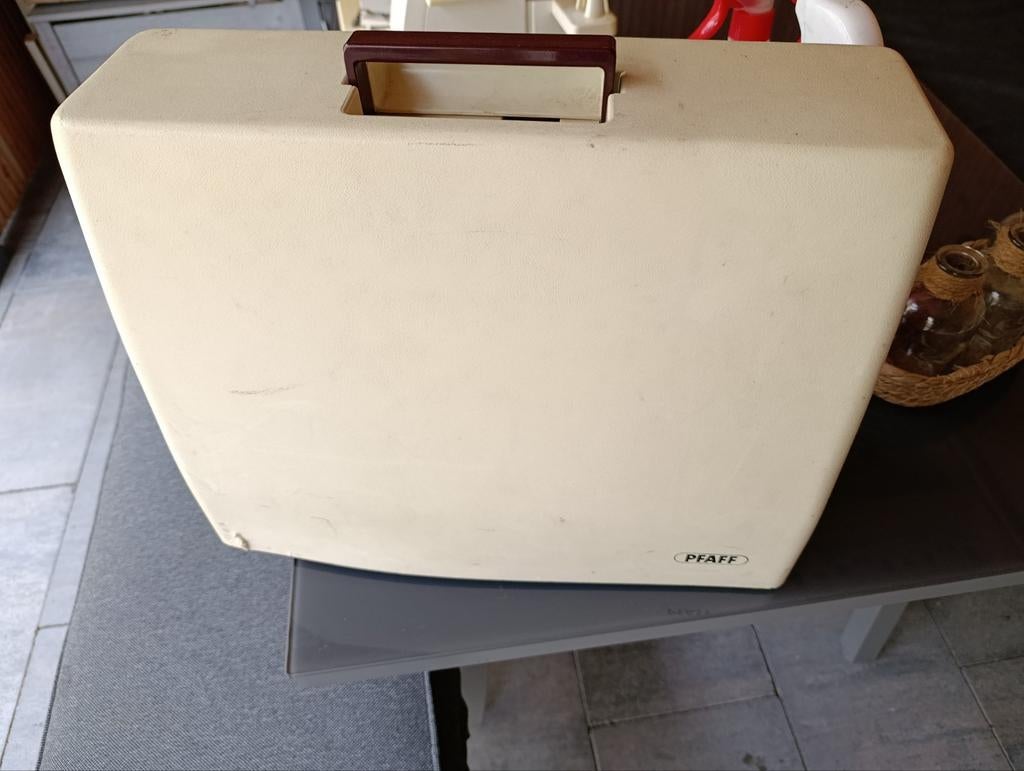 Pfaff 1215 Synchromatic Naaimachine met Dubbel Transport, Hobby en Vrije tijd, Naaimachines en Toebehoren, Ophalen of Verzenden