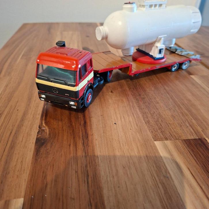 MERCEDES BENZ EPS & DIEPLADER /GAS TAKK CILINDER WIT NIEUW ., Hobby en Vrije tijd, Modelauto's | 1:50, Nieuw, Bus of Vrachtwagen