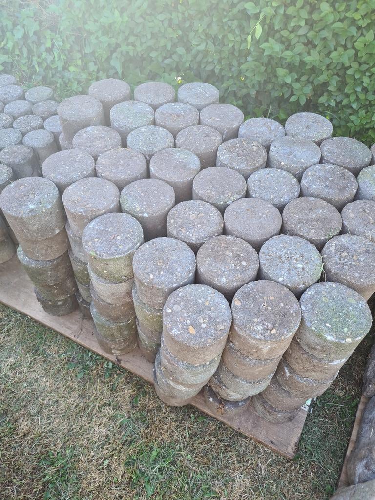 Betonnen ronde paaltjes, Tuin en Terras, Ophalen, Gebruikt, Overige typen, Minder dan 5 m²