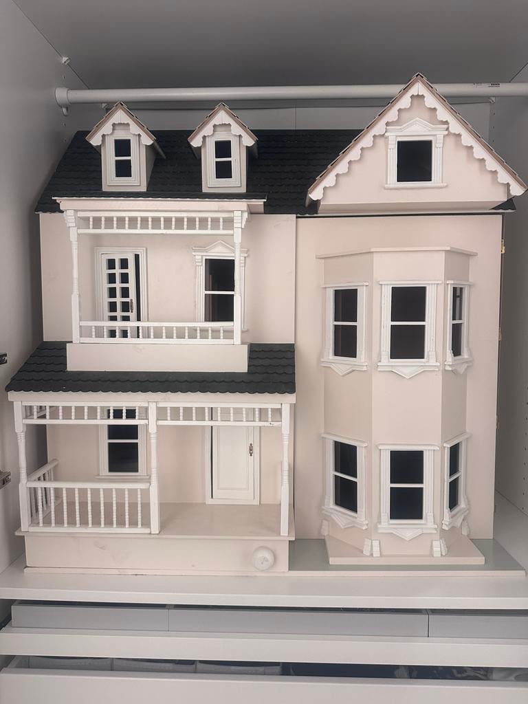 Poppenhuis Victoriaans te koop