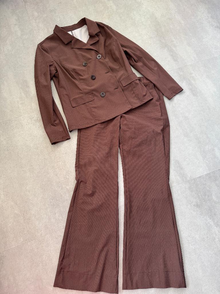 Studio Anneloes travelstof pak, Kleding | Dames, Maat 38/40 (M), Kostuum of Pak, Studio Anneloes, Bruin