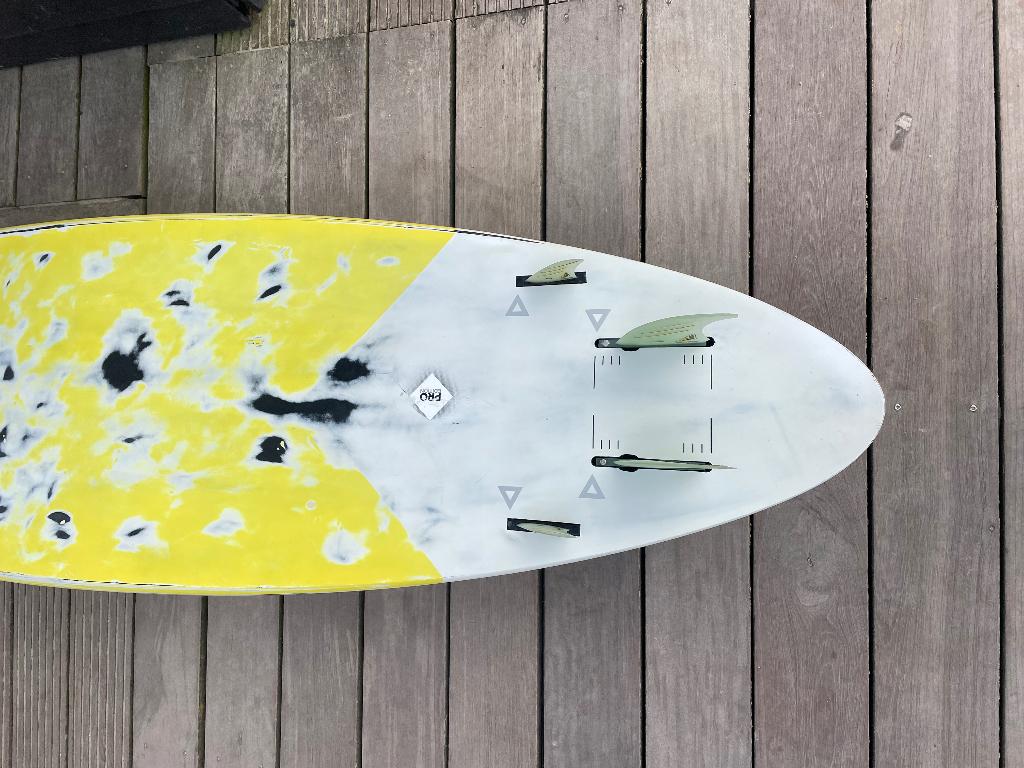Goya quad wave 84 l, Watersport en Boten, Windsurfen, 250 tot 300 cm, Gebruikt, Ophalen of Verzenden, Met vin(nen)