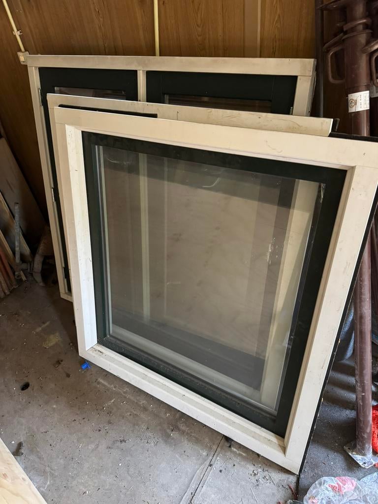2x Draai kiep raam met hor, HR++ glas (129x122,5 cm), Ophalen, Gevelraam of Ruit, Gebruikt, 120 tot 160 cm