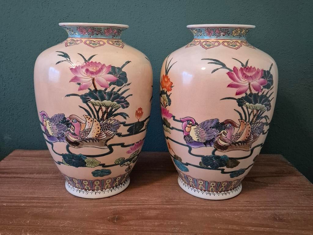 Set van 2 Chinese vazen ., Ophalen