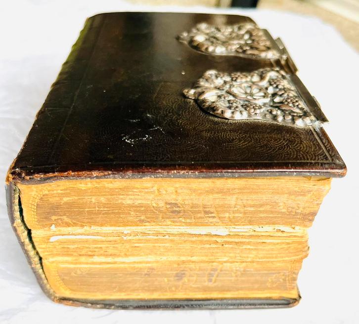 Antieke Staten Bijbel 1867 Met Dubbele Zilveren Sloten, Antiek en Kunst, Antiek | Boeken en Bijbels, Ophalen of Verzenden