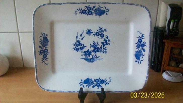 Antieke serveerschaal Grand bouquet Boch freres, Antiek en Kunst, Antiek | Schalen, Ophalen of Verzenden