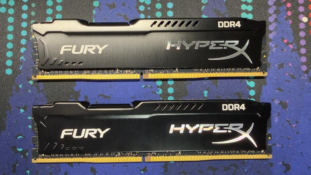 HyperX 2x8GB (16GB) DDR4-2400, Computers en Software, RAM geheugen, DDR4, Ophalen of Verzenden, Zo goed als nieuw, Desktop