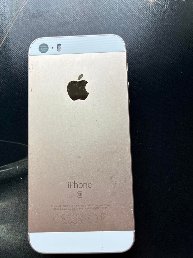 Defecte iPhone SE (2016) - Goud - Voor onderdelen, Ophalen of Verzenden, Niet werkend, Goud, IPhone SE (2016)