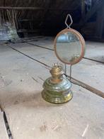 antiek olielamp met spiegeltje