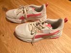 Puma gymschoenen/ sneakers wit met roze maat 38, Kleding | Dames, Ophalen, Wit, Sneakers of Gympen, Zo goed als nieuw