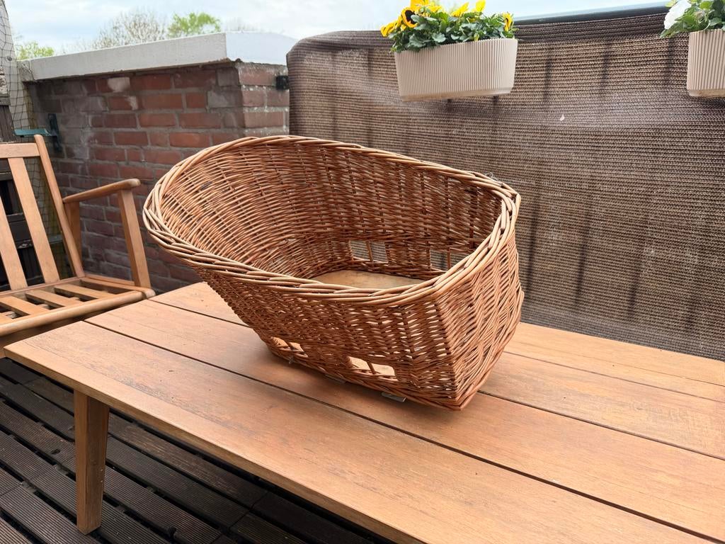 Rieten fietsmand voor hond - achterop de fiets, Ophalen, Gebruikt, Fietsmand