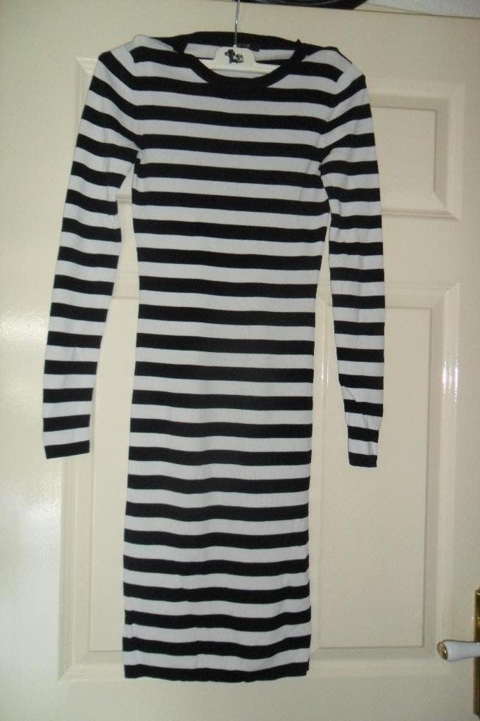 jurk merk nikkie maat 32, Zwart, Ophalen of Verzenden, Zo goed als nieuw, Nikkie