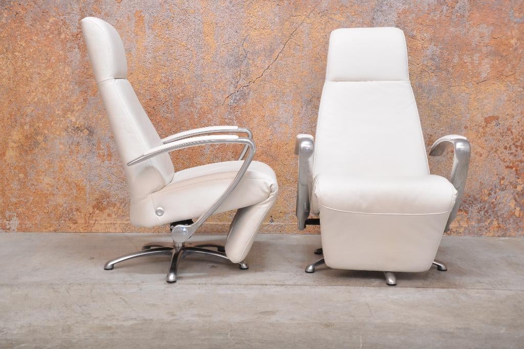 ZGANieuw witte leren design relaxfauteuil van Novastyl!, Huis en Inrichting, Fauteuils, 75 tot 100 cm, Ophalen of Verzenden, Zo goed als nieuw