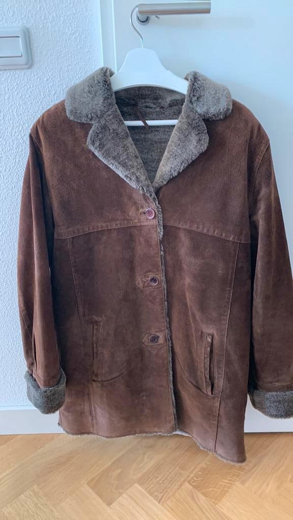 Suede jas met voering maat 40, Kleding | Dames, Jassen | Winter, Gedragen, Maat 38/40 (M), Bruin, Ophalen of Verzenden