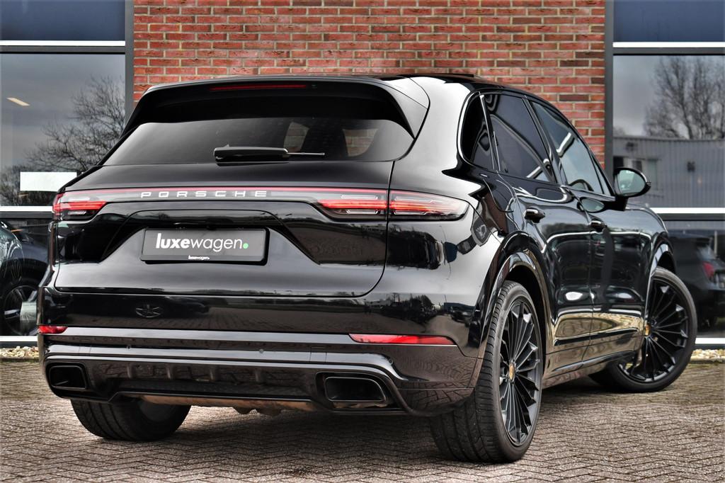 Porsche Cayenne 3.0 Pano Chrono+Sport Trekh Luchtv 21inch BO, Auto's, Gebruikt, 2995 cc, 138 €/maand, 1960 kg