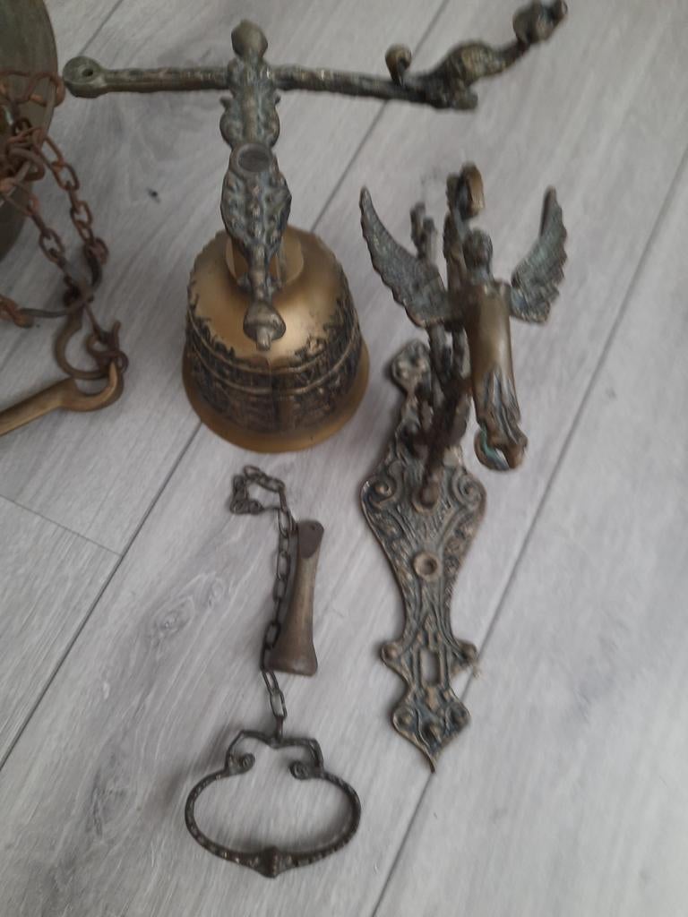 Kloosterbel en weegschalen, Antiek en Kunst, Ophalen