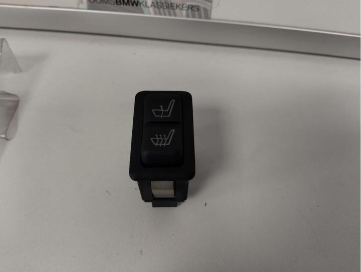 BMW 3 serie/5 serie schakelaar stoelverwarming 61311381208, Auto-onderdelen, Dashboard en Schakelaars, BMW, Nieuw, Ophalen of Verzenden