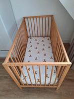 Ledikantje grenen inclusief lattenbodem en schoon matras, Ophalen, Zo goed als nieuw
