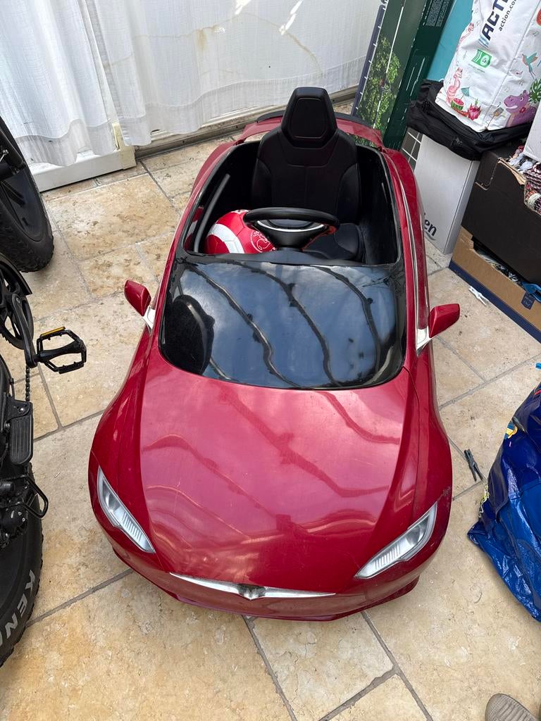 Tesla Kids Auto - Oplaadbaar voor buiten, zo goed als nieuw, Kinderen en Baby's, Speelgoed | Buiten | Accuvoertuigen, Zo goed als nieuw
