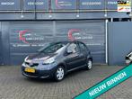 Toyota Aygo 1.0-12V Comfort AIRCO|EL.RAMEN|NAP|APK, Auto's, Stof, Gebruikt, 4 stoelen, 68 pk