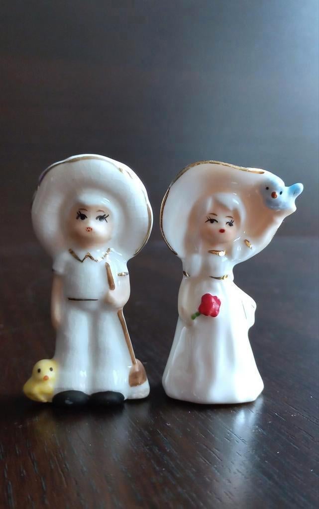 Vintage 2 Royal Ascot Bone China beeldjes – jongen & meisje, Ophalen of Verzenden