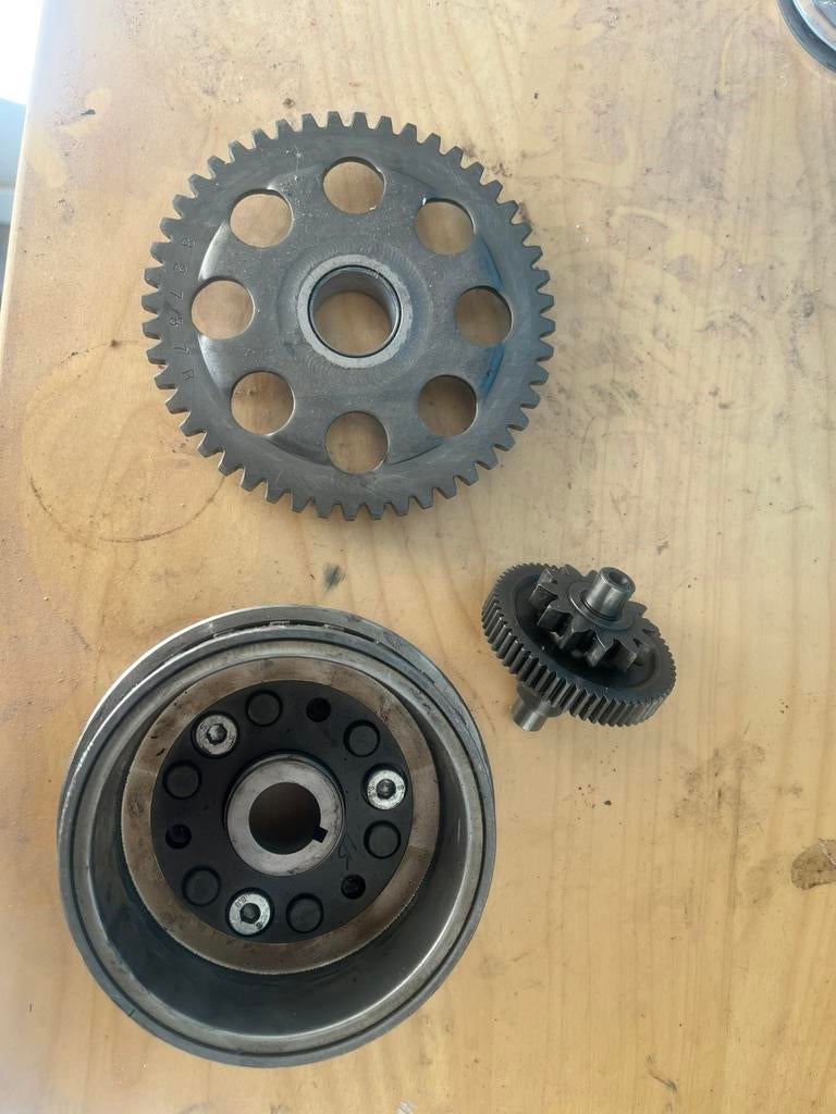 Vespa piaggio yourban starterkrans vliegwiel onderdelen, Ophalen, Zo goed als nieuw, Overige typen