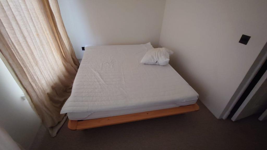 2 persoons bed (160x200) incl. matras en topper, Ophalen, Bruin, Tweepersoons, Zo goed als nieuw