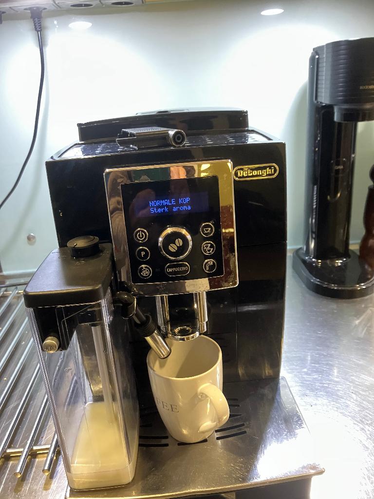 koffiemachine DELONGHI voor reparateur / knutselaar, Ophalen, Gebruikt