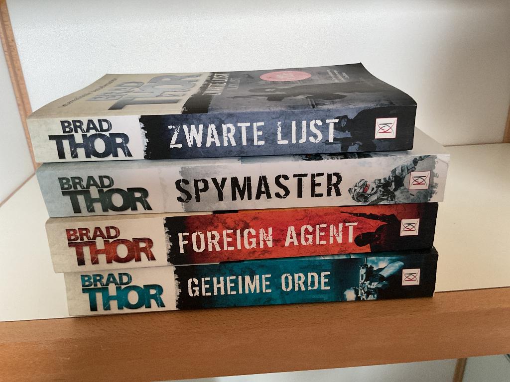 4 boeken Brad Thor, Boeken, Ophalen, Gelezen