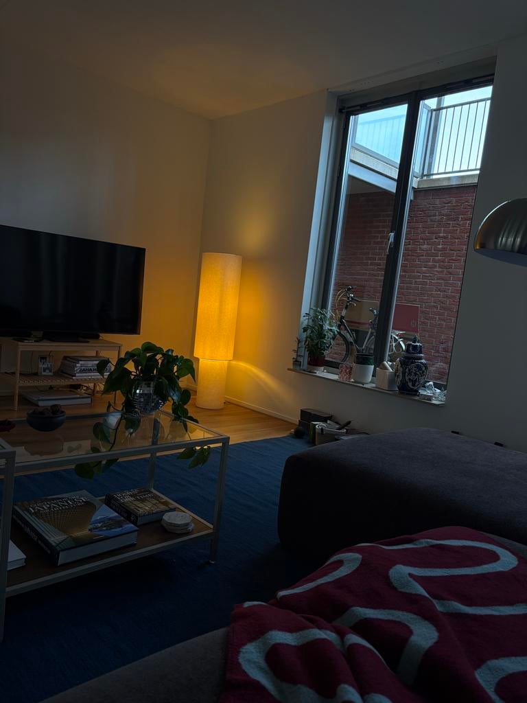 H&M vloerlamp met licht bollen + garantie, Huis en Inrichting, Lampen | Vloerlampen, Ophalen, Zo goed als nieuw, Stof, 150 tot 200 cm