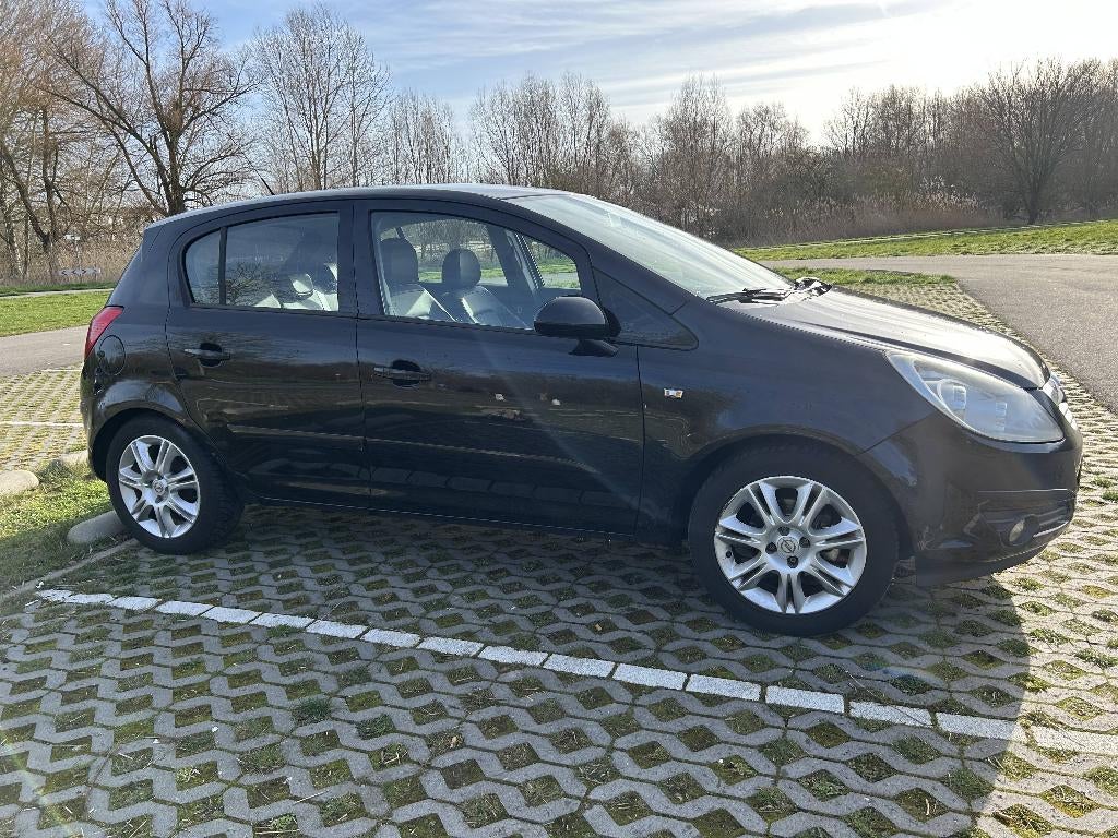 Opel Corsa 1.4 Cosmo | APK Juni-2027 | Rijdt Top, Auto's, Opel, Voorwielaandrijving, 1063 kg, Zwart, 4 cilinders