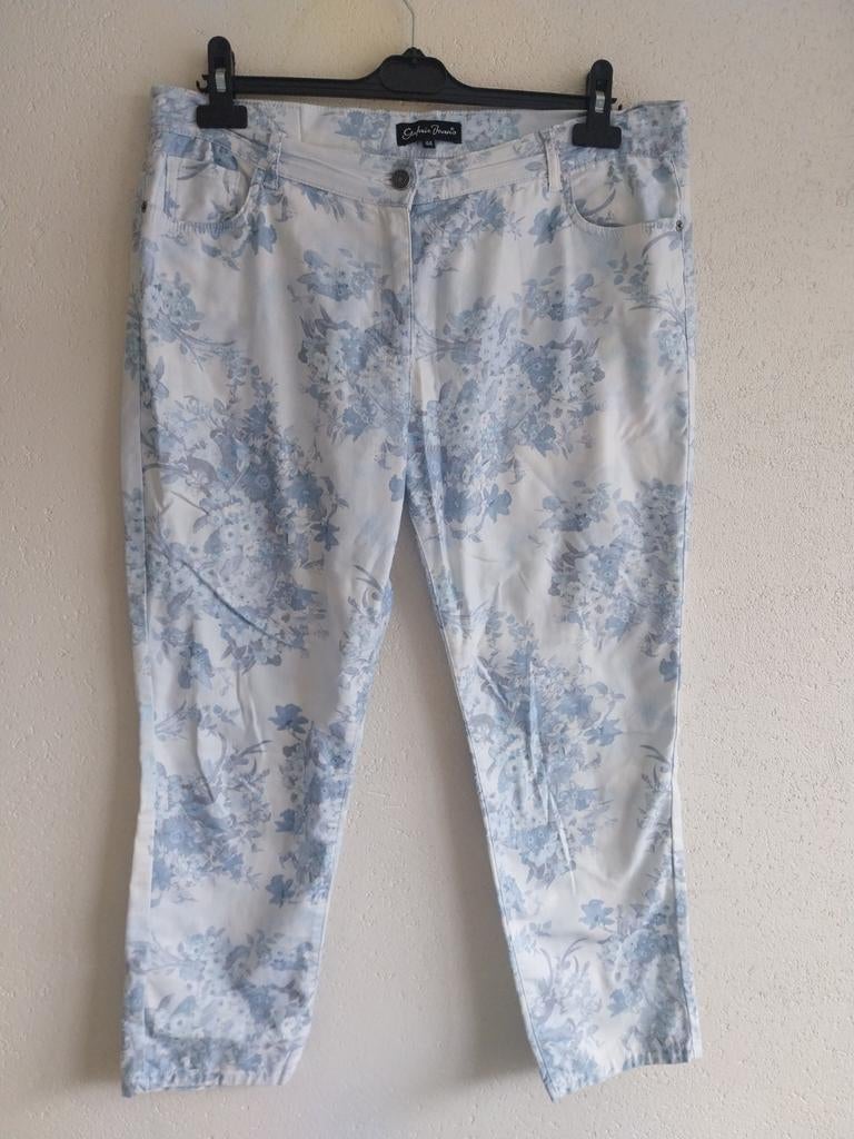 Witte zomerbroek met blauwe bloemenprint maat 44, Blauw, Maat 42/44 (L), Gafair jeans, Ophalen of Verzenden