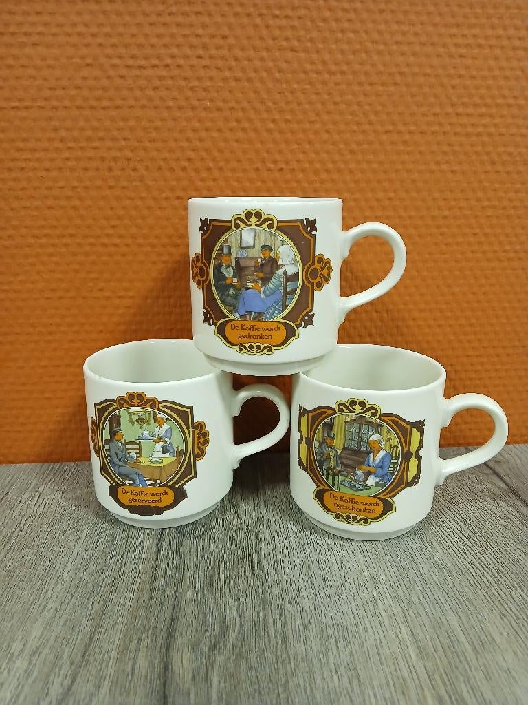 douwe egberts mokken, Huis en Inrichting, Keuken | Servies, Gebruikt, Kop(pen) en/of Schotel(s), Overige stijlen, Porselein, Ophalen of Verzenden