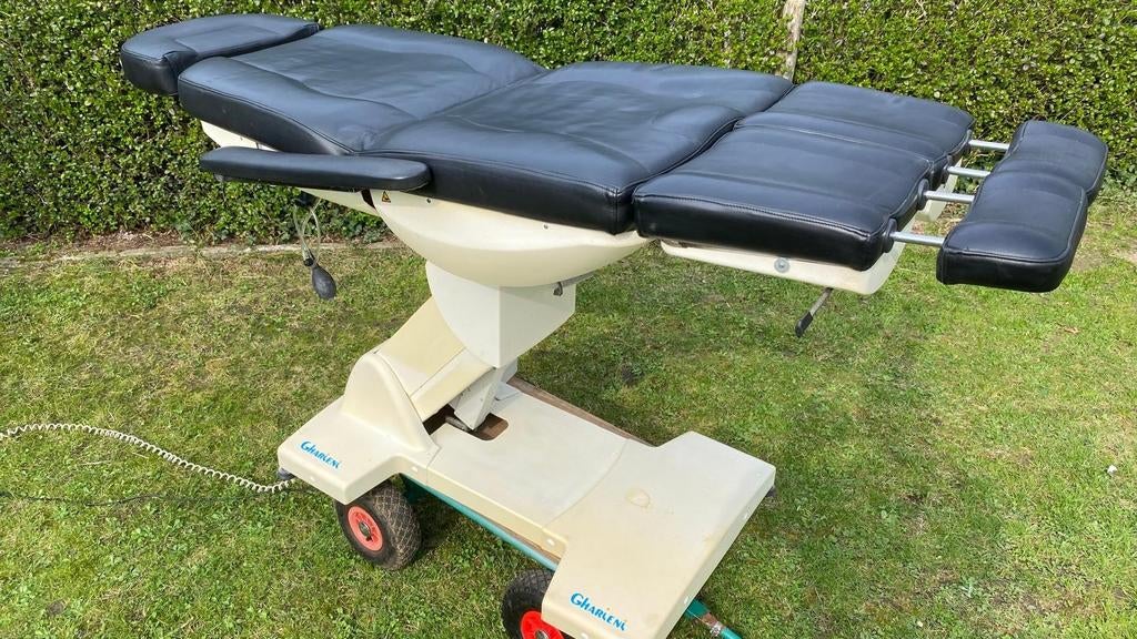 Behandelstoel Gharieni defect., Witgoed en Apparatuur, Persoonlijke-verzorgingsapparatuur, Ophalen of Verzenden