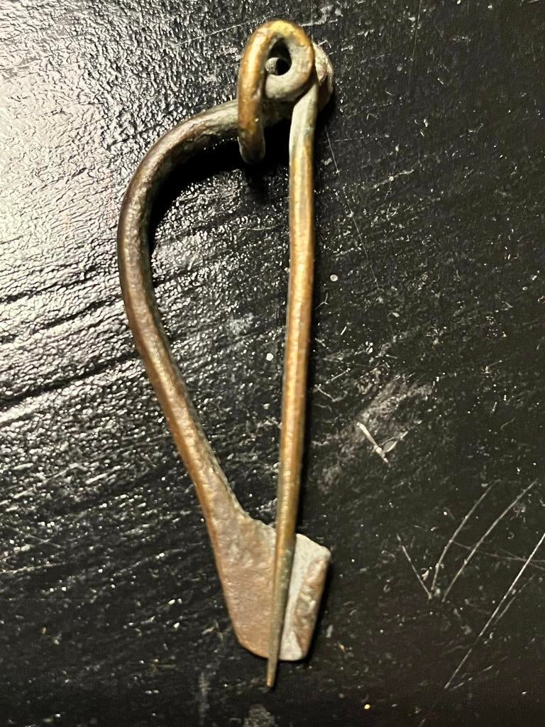 Romeinse fibula speld, Ophalen of Verzenden, Brons