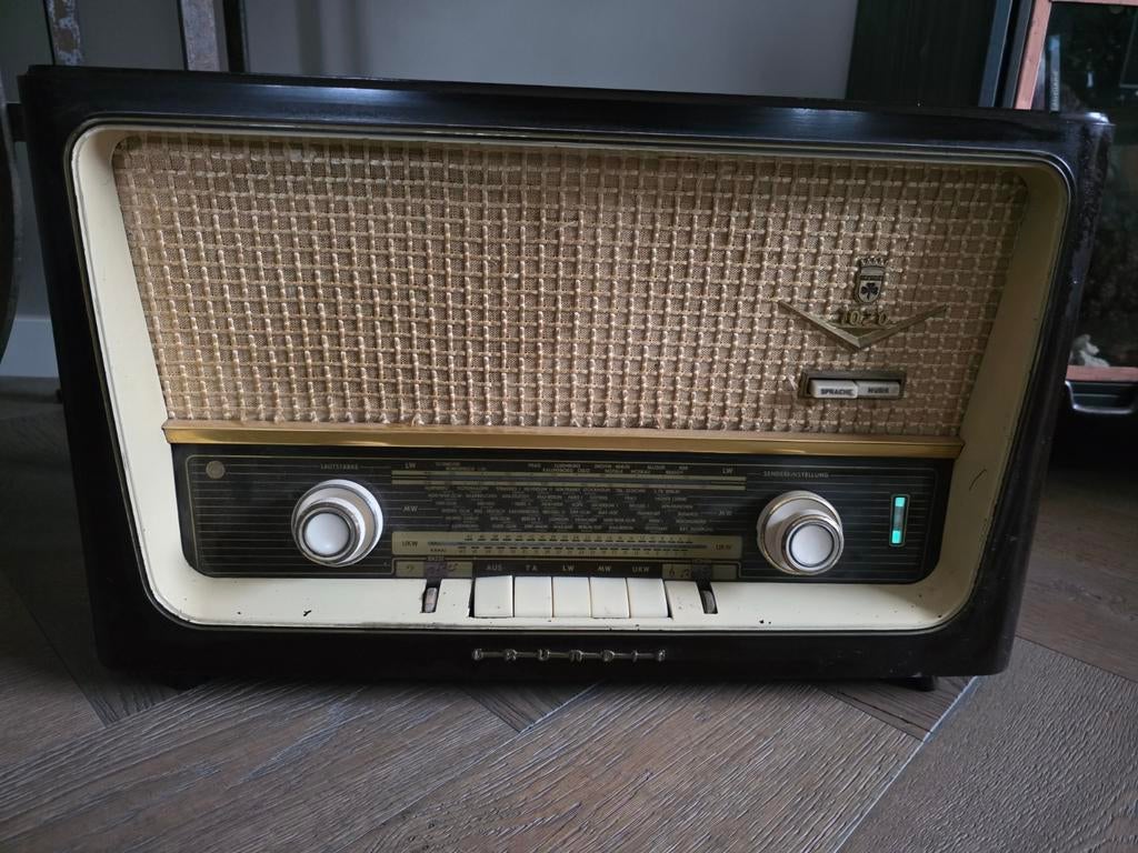 Grundig vintage nog werkende radio, Antiek en Kunst, Antiek | Tv's en Audio, Ophalen of Verzenden