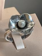 Zilveren vintage designring met parel, Ophalen of Verzenden, Zo goed als nieuw, Dame, Met parel